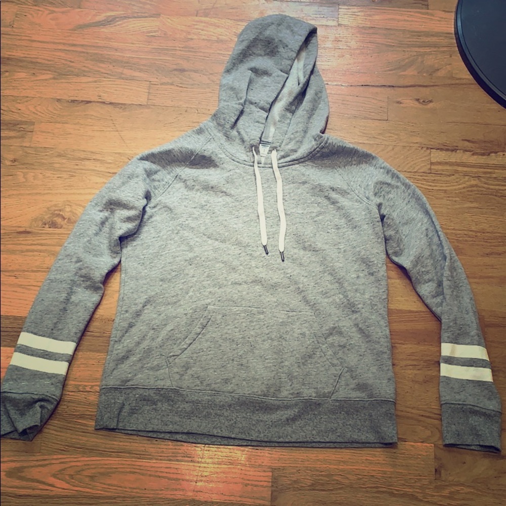 Simple Grey OldNavy Sweatshirt